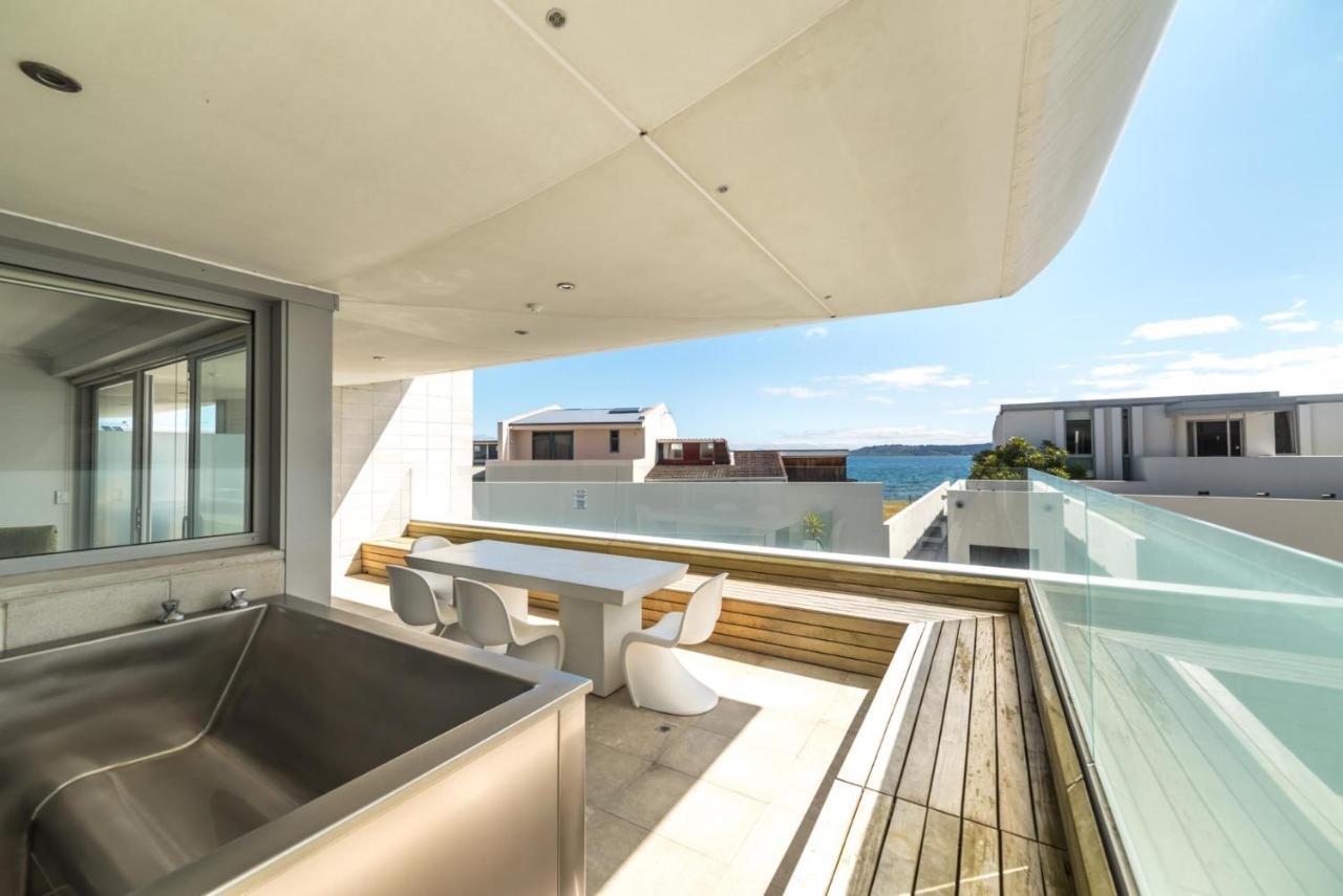 Sacred Waters Taupo Aparthotel Bagian luar foto The penthouse