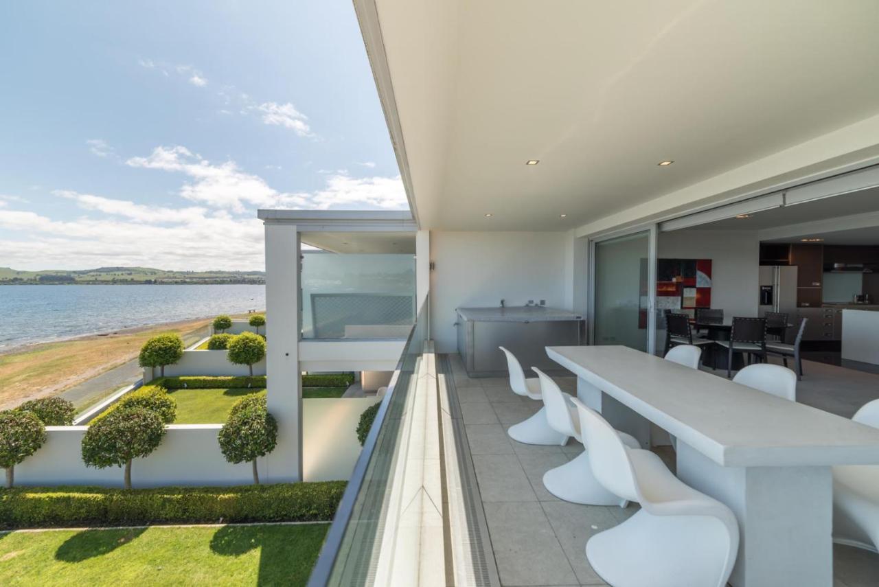 Sacred Waters Taupo Aparthotel Bagian luar foto